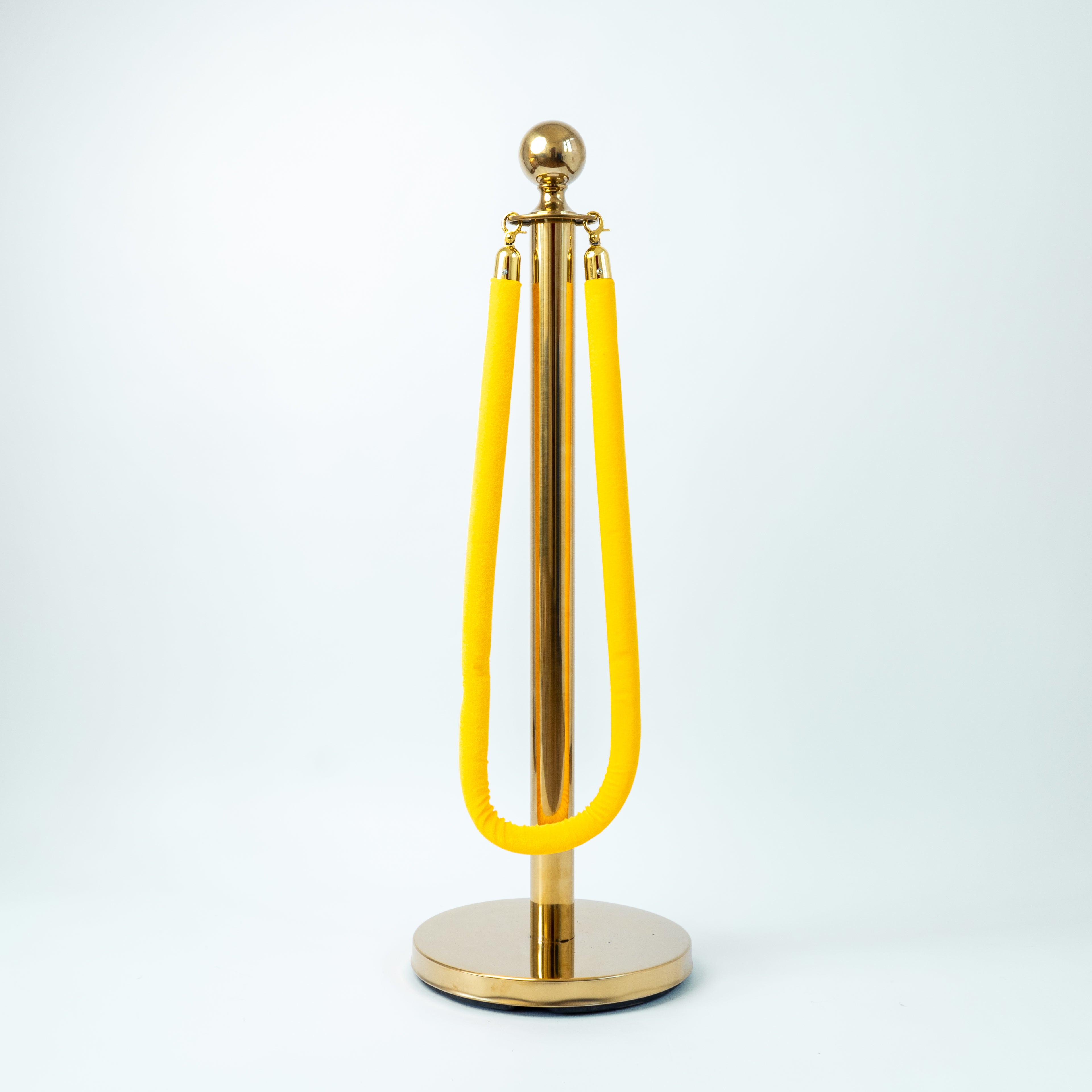 SEPARADOR DE FILA TIPO EMPERADOR, CON CORDON TERCIOPELO