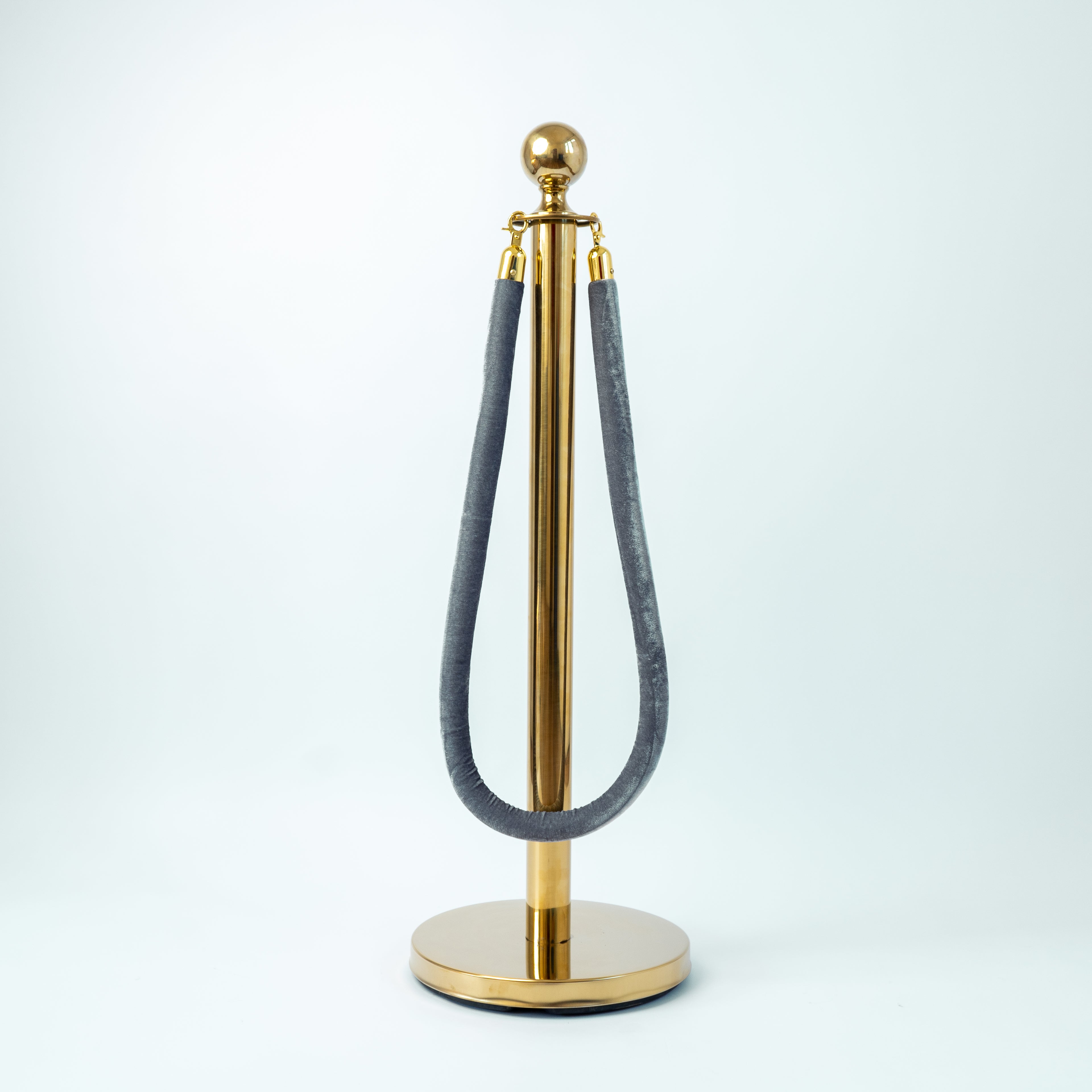 SEPARADOR DE FILA TIPO EMPERADOR, CON CORDON TERCIOPELO