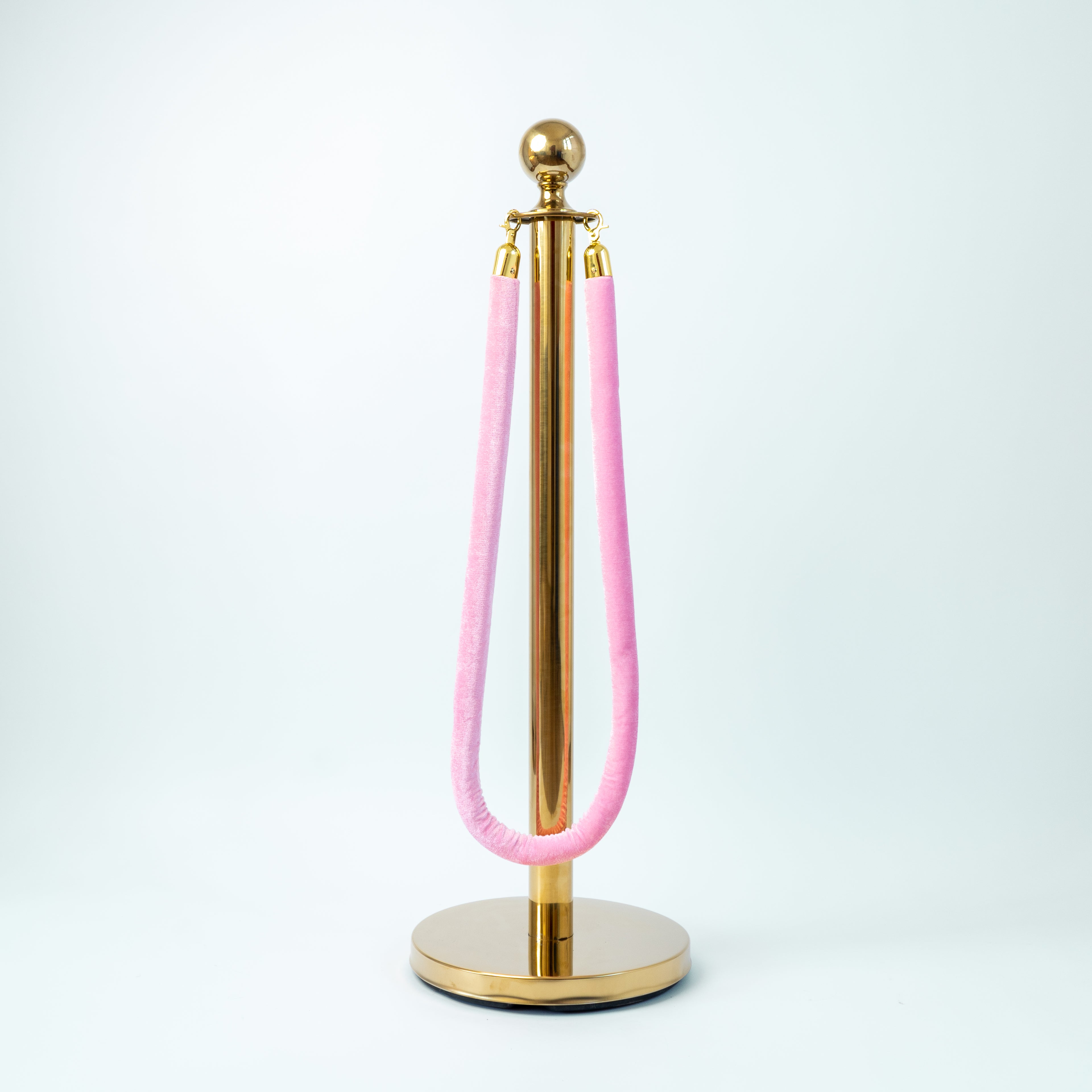 SEPARADOR DE FILA TIPO EMPERADOR, CON CORDON TERCIOPELO