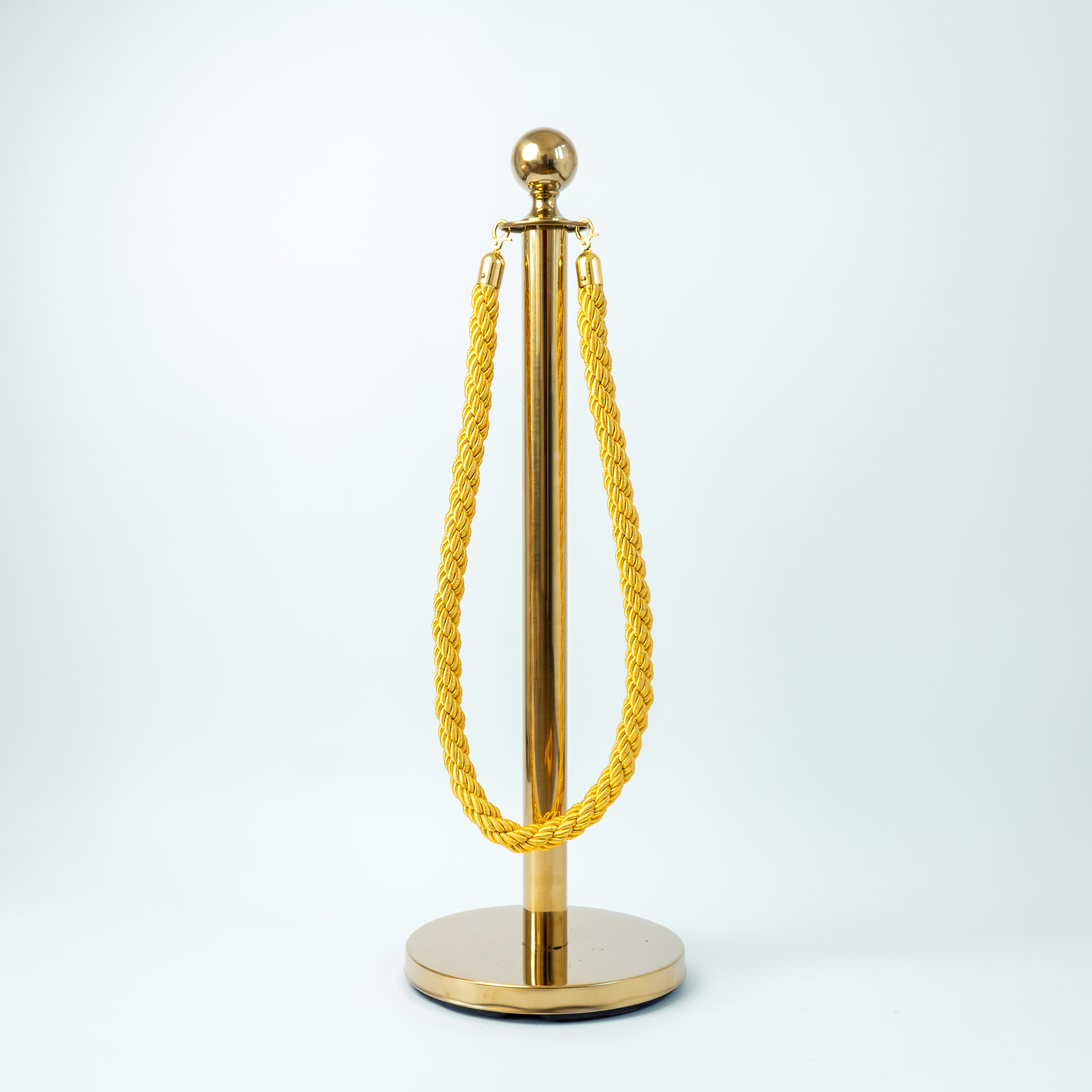 SEPARADOR DE FILA TIPO EMPERADOR CON CORDÓN TRENZADO